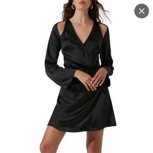 ASTR the Label Shoulder Cutout Long Sleeve Minidress